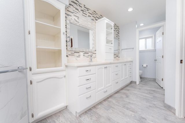 2054 Irving Circle, Tulare, CA 93274