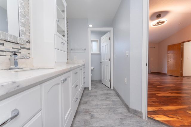 2054 Irving Circle, Tulare, CA 93274