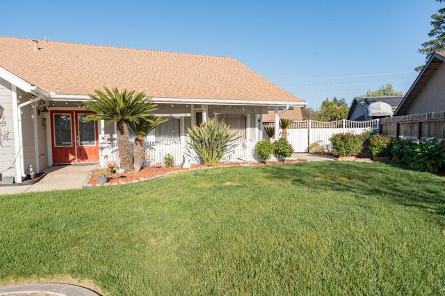 2054 Irving Circle, Tulare, CA 93274