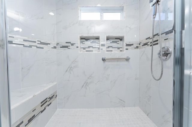 2054 Irving Circle, Tulare, CA 93274