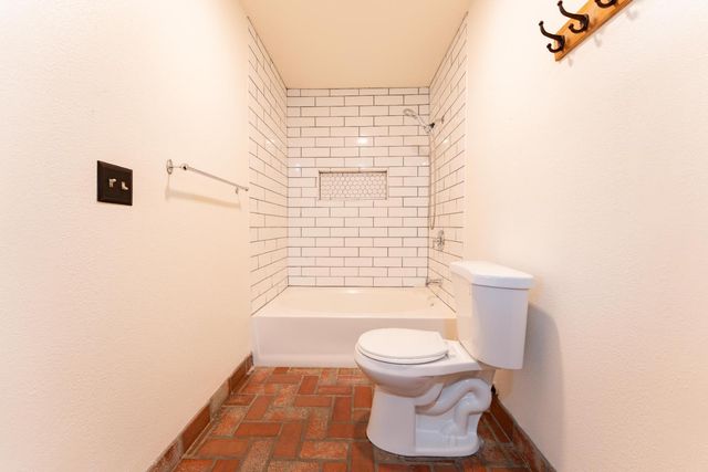 2054 Irving Circle, Tulare, CA 93274