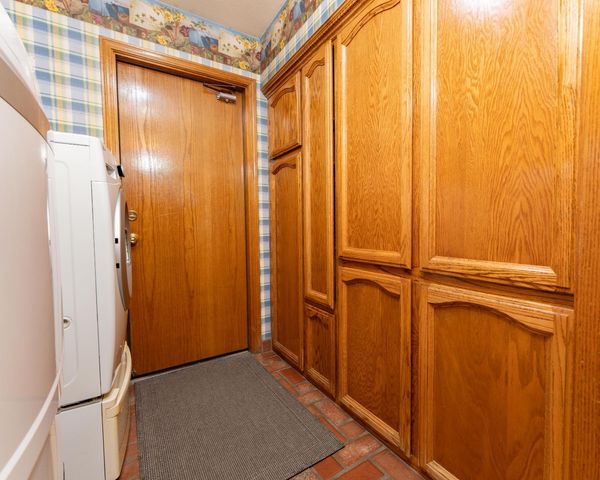 2054 Irving Circle, Tulare, CA 93274