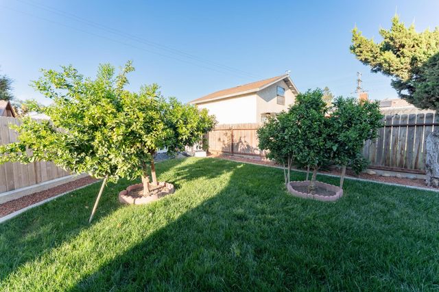 2054 Irving Circle, Tulare, CA 93274