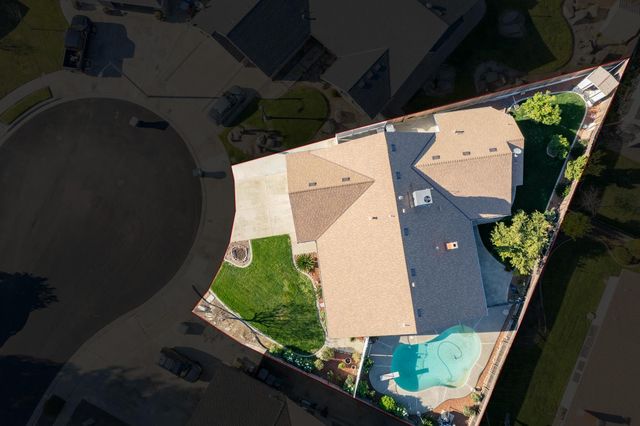 2054 Irving Circle, Tulare, CA 93274