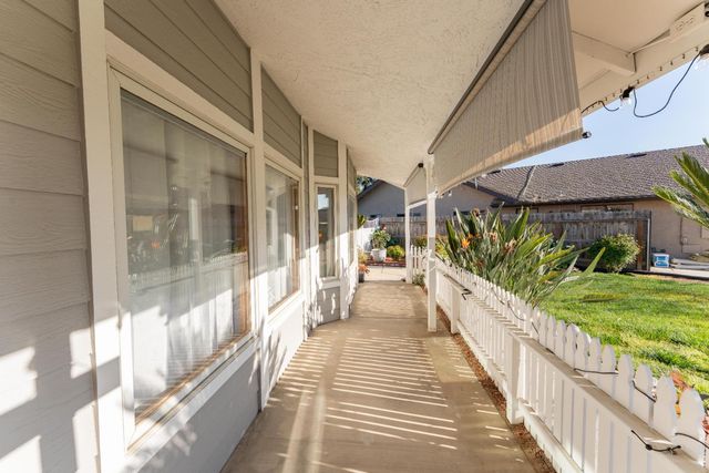 2054 Irving Circle, Tulare, CA 93274