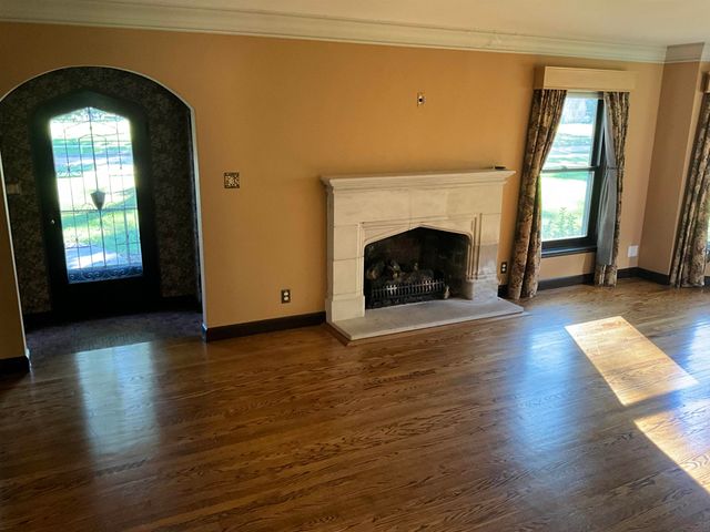 2221 Carroll Road, Bay City, MI 48708