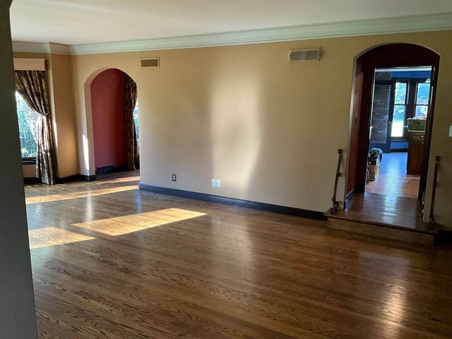 2221 Carroll Road, Bay City, MI 48708