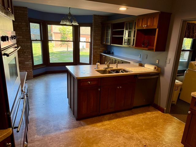 2221 Carroll Road, Bay City, MI 48708