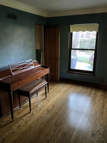 2221 Carroll Road, Bay City, MI 48708