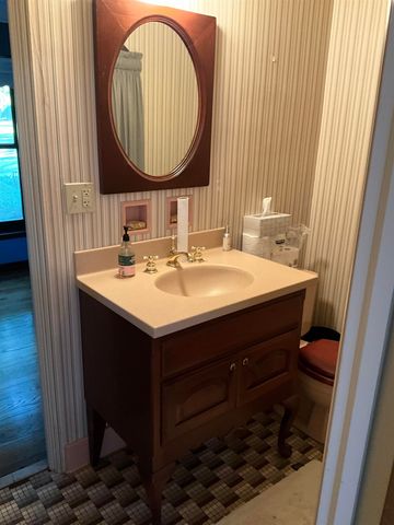 2221 Carroll Road, Bay City, MI 48708