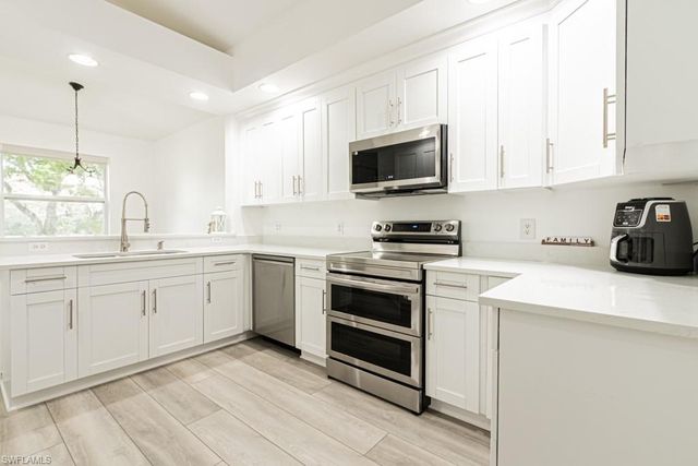 3435 Laurel Greens LN S # 203, Naples, FL 34119