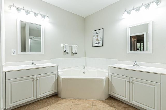 3435 Laurel Greens LN S # 203, Naples, FL 34119