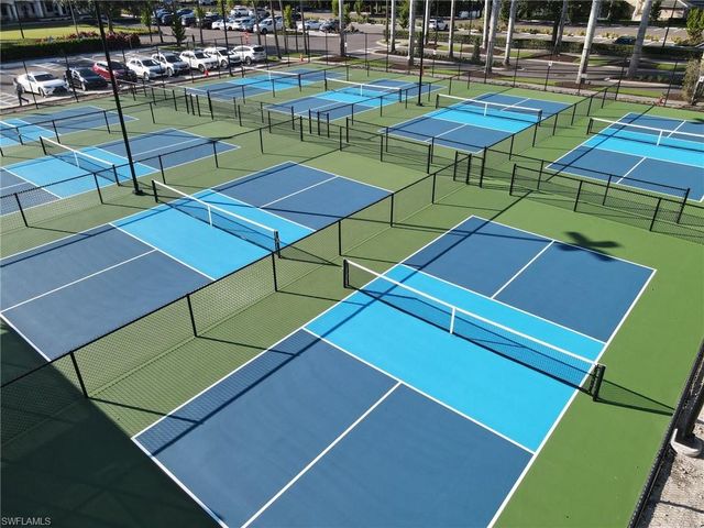 3435 Laurel Greens LN S # 203, Naples, FL 34119