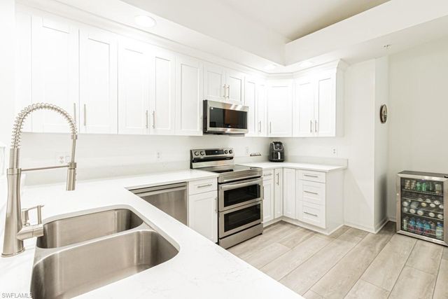 3435 Laurel Greens LN S # 203, Naples, FL 34119