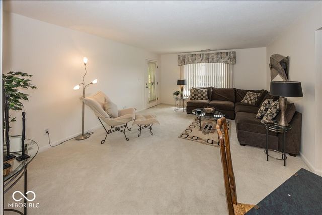 541 W Hunters Drive C, Carmel, IN 46032