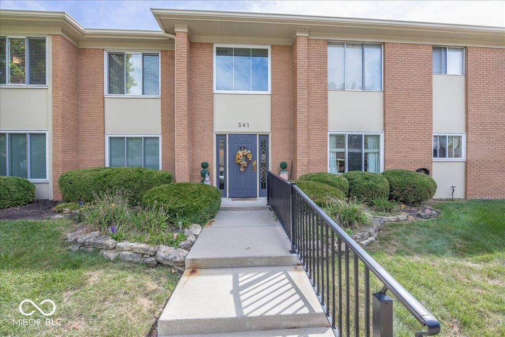 541 W Hunters Drive C, Carmel, IN 46032