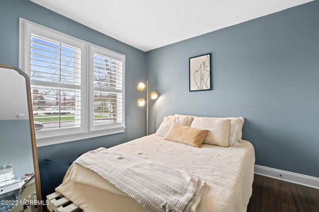 1641 Holbrook Street, Oakhurst, NJ 07755