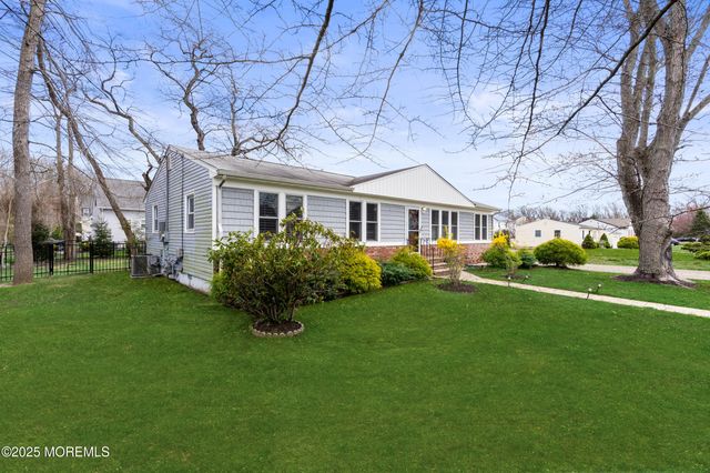 1641 Holbrook Street, Oakhurst, NJ 07755