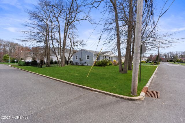 1641 Holbrook Street, Oakhurst, NJ 07755