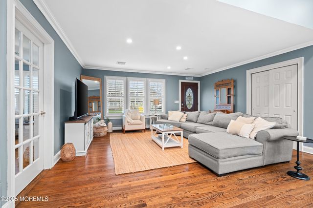 1641 Holbrook Street, Oakhurst, NJ 07755