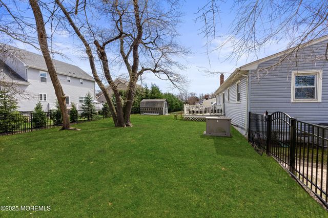 1641 Holbrook Street, Oakhurst, NJ 07755