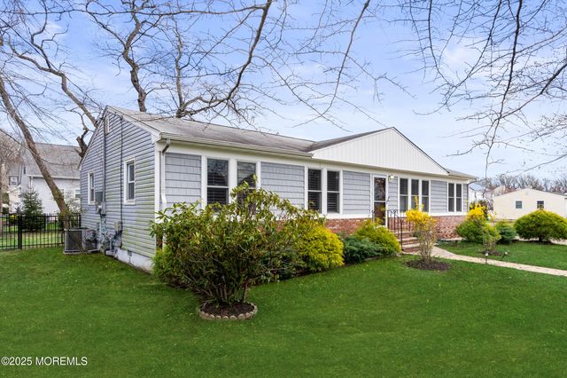 1641 Holbrook Street, Oakhurst, NJ 07755