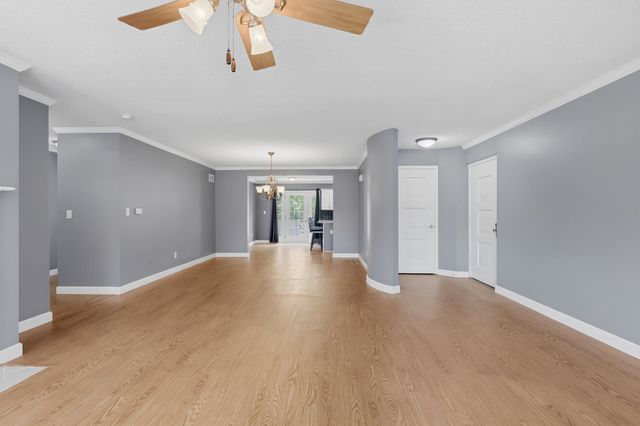 3215 E Locust Street B2-76, Davenport, IA 52803