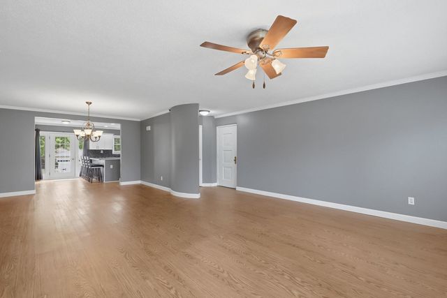 3215 E Locust Street B2-76, Davenport, IA 52803