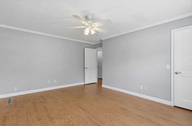 3215 E Locust Street B2-76, Davenport, IA 52803