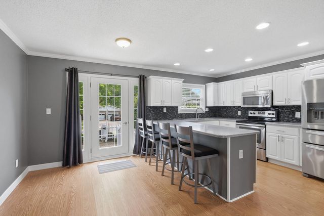 3215 E Locust Street B2-76, Davenport, IA 52803