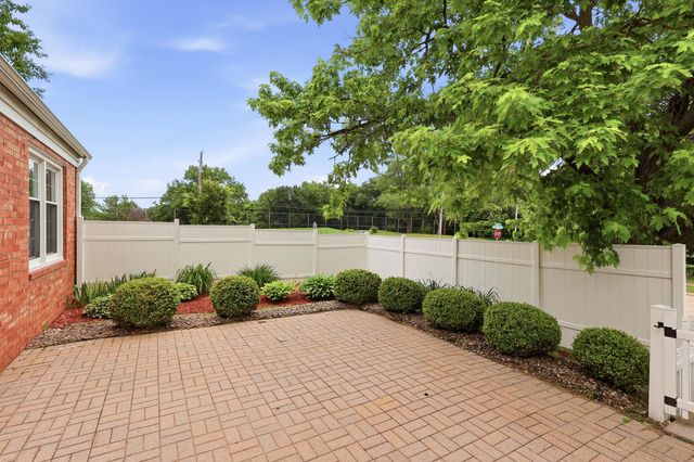 3215 E Locust Street B2-76, Davenport, IA 52803
