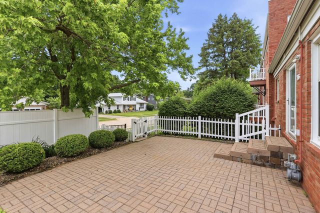3215 E Locust Street B2-76, Davenport, IA 52803