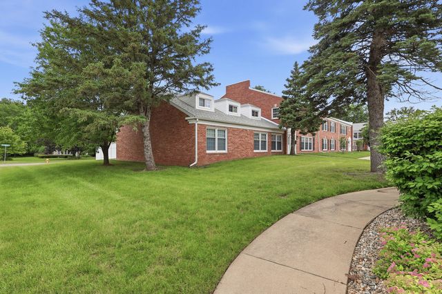3215 E Locust Street B2-76, Davenport, IA 52803