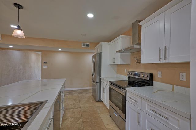 3 W DEL RIO Drive, Tempe, AZ 85282