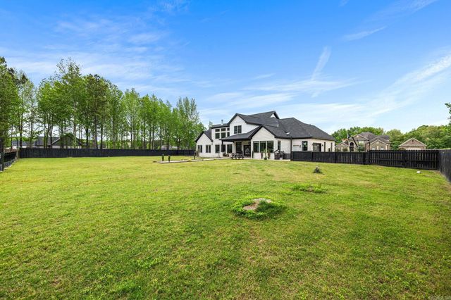 1609 Hunters Chase Rd, Jacksonville, AR 72076