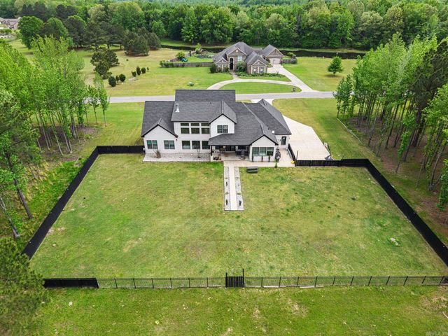 1609 Hunters Chase Rd, Jacksonville, AR 72076