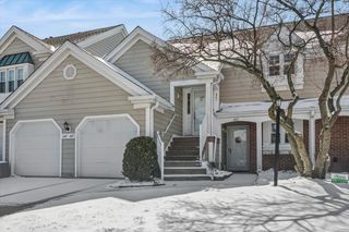 445 Park View Terrace 445, Buffalo Grove, IL 60089