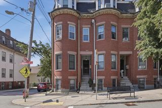 208 Washington Ave 3, Chelsea, MA 02150