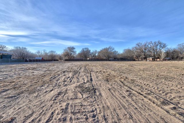 W Meadowlark Lane, Corrales, NM 87048