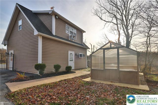 284 Walker Road, Longswamp Twp, PA 18062