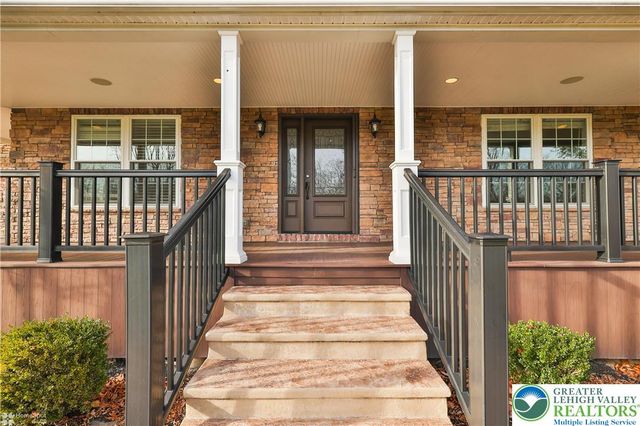 284 Walker Road, Longswamp Twp, PA 18062