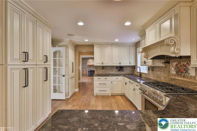 284 Walker Road, Longswamp Twp, PA 18062