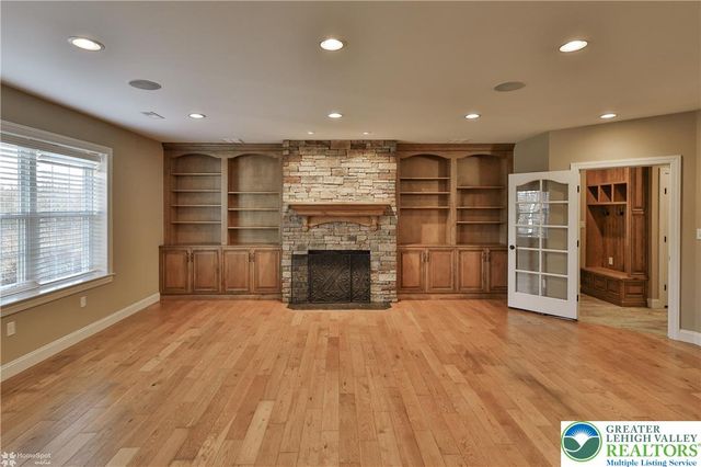 284 Walker Road, Longswamp Twp, PA 18062