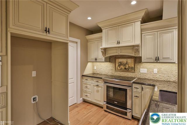 284 Walker Road, Longswamp Twp, PA 18062