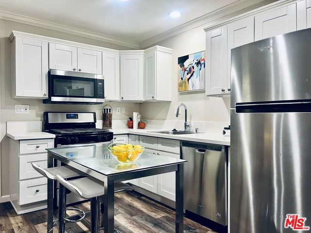 1618 N Kenmore Avenue 3, Los Angeles, CA 90027