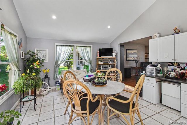 3124 Saint Jude Drive, Waterford, MI 48329