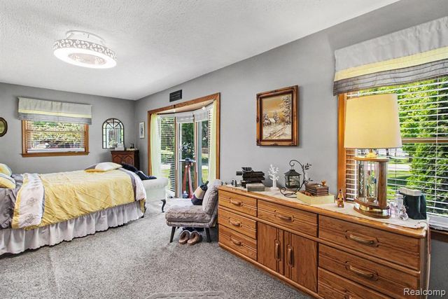 3124 Saint Jude Drive, Waterford, MI 48329