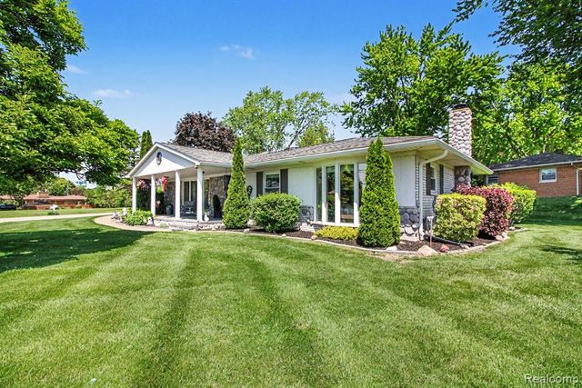 3124 Saint Jude Drive, Waterford, MI 48329