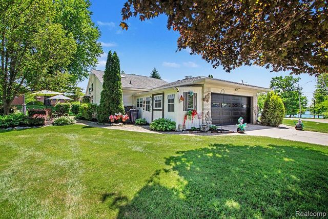 3124 Saint Jude Drive, Waterford, MI 48329
