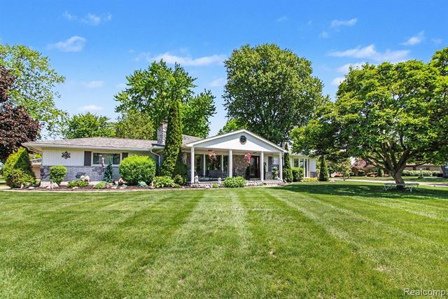 3124 Saint Jude Drive, Waterford, MI 48329